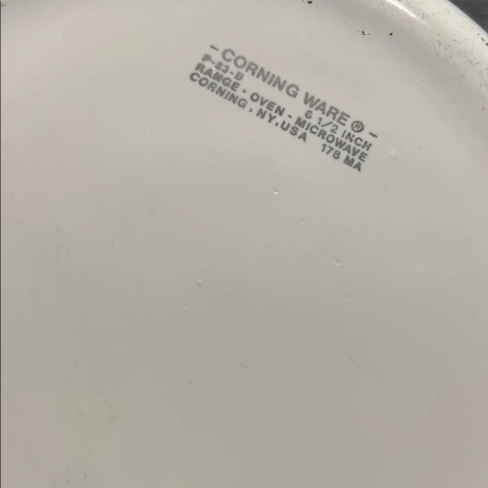 Vintage Glass Corningware Casserole Dishes with handles and Lids